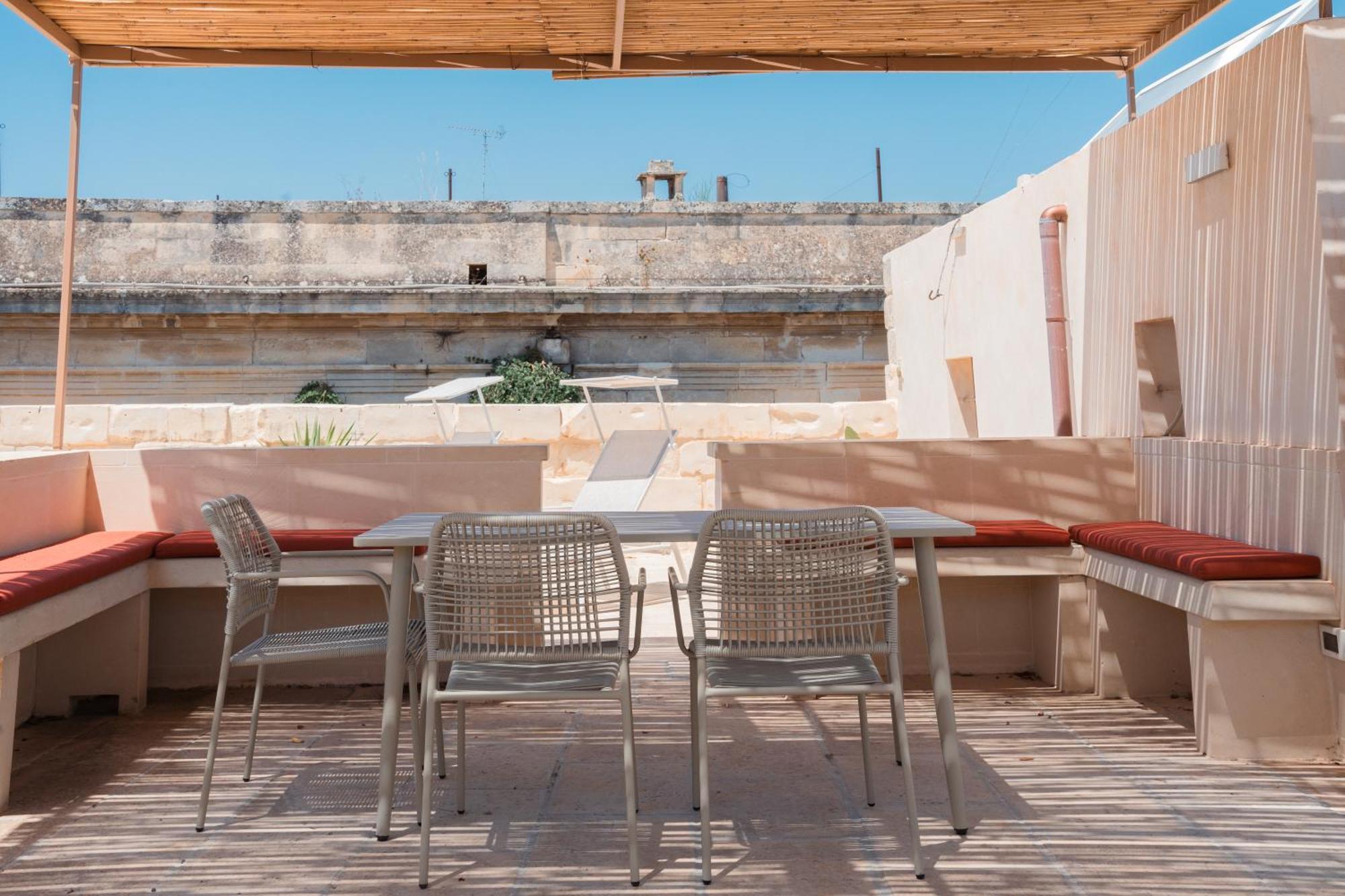 Margherita Apartment & Rooftop By Residence Colibri Lecce Exterior foto